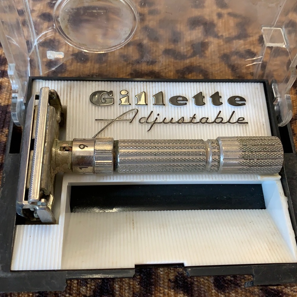 Vintage 1950’s fat boy.  Gillette  E1 
adjustable razor